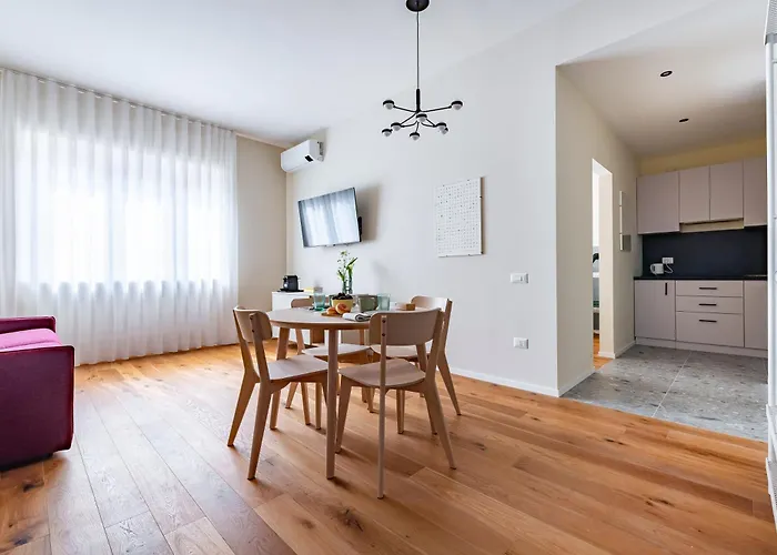 Piccinni 133 3* Bari